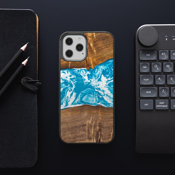 iPhone 12 Pro Max Handyhülle aus Harz und Holz - SYNERGY#A7