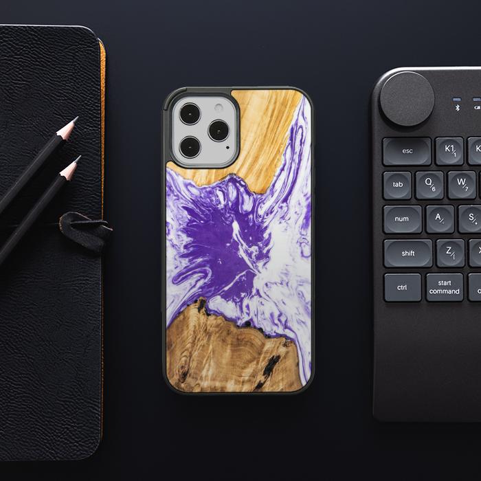 iPhone 12 Pro Max Handyhülle aus Harz und Holz - SYNERGY#A79