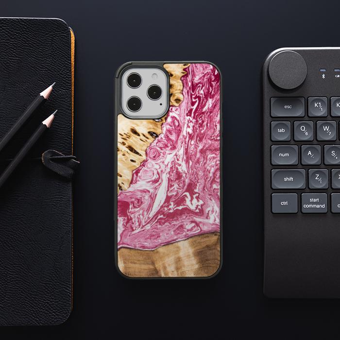 iPhone 12 Pro Max Handyhülle aus Harz und Holz - SYNERGY#A99
