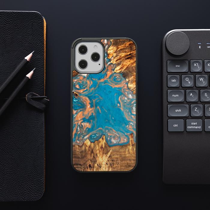 iPhone 12 Pro Max Handyhülle aus Harz und Holz - SYNERGY#B22