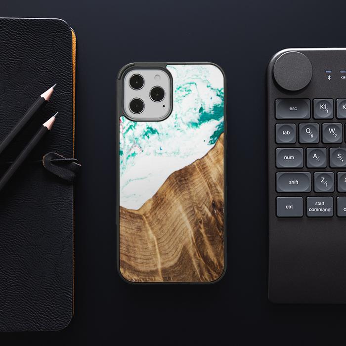 iPhone 12 Pro Max Handyhülle aus Harz und Holz - SYNERGY#C14