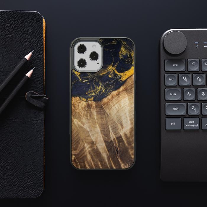 iPhone 12 Pro Max Handyhülle aus Harz und Holz - SYNERGY#C25