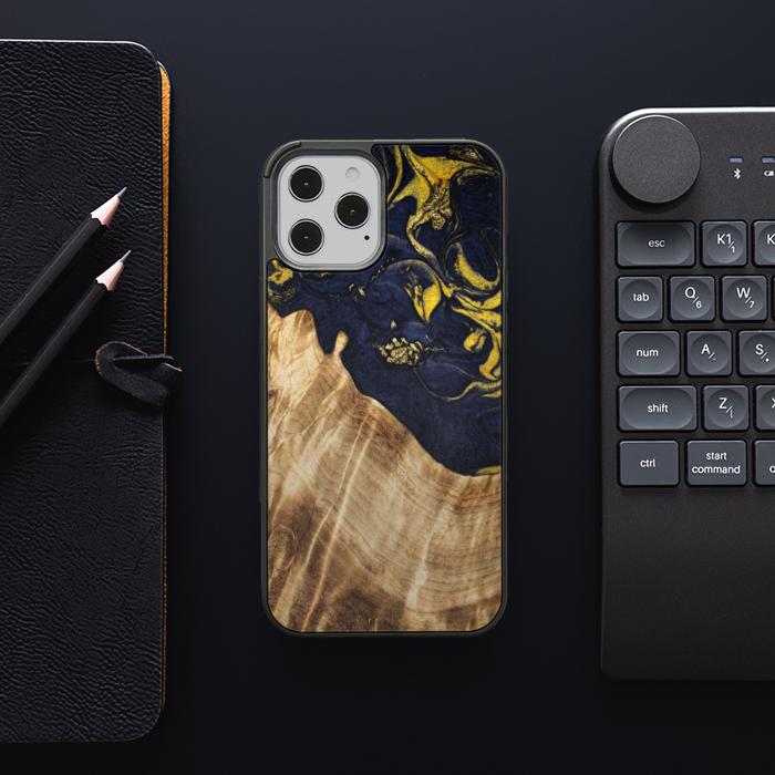 iPhone 12 Pro Max Handyhülle aus Harz und Holz - SYNERGY#C26