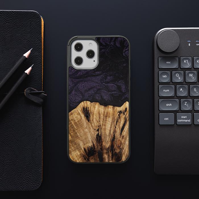 iPhone 12 Pro Max Handyhülle aus Harz und Holz - SYNERGY#C31