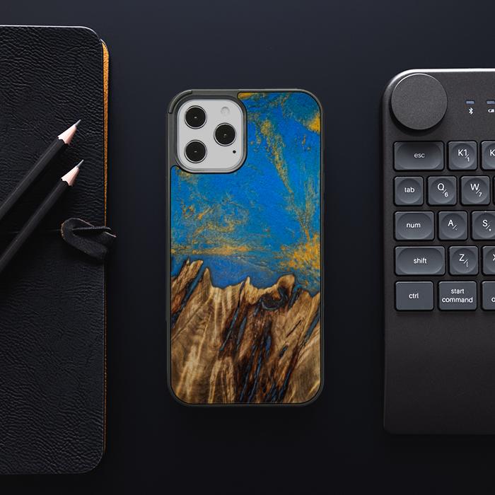 iPhone 12 Pro Max Handyhülle aus Harz und Holz - SYNERGY#C43