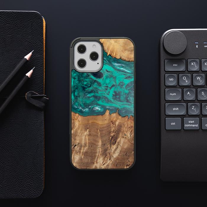 iPhone 12 Pro Max Handyhülle aus Harz und Holz - Synergy#D112