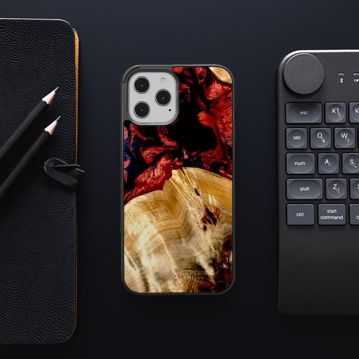 iPhone 12 Pro Max Handyhülle aus Harz und Holz - Synergy#D117