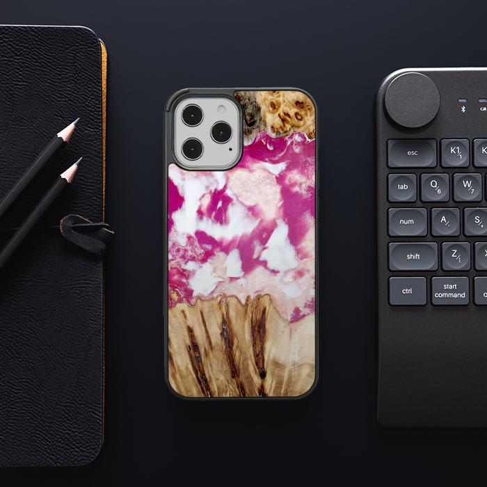 iPhone 12 Pro Max Handyhülle aus Harz und Holz - Synergy#D124