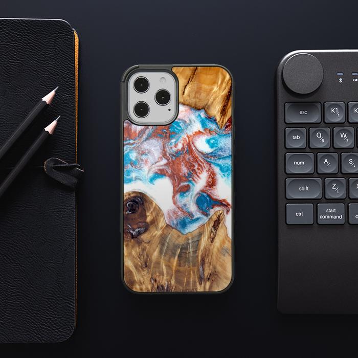 iPhone 12 Pro Max Handyhülle aus Harz und Holz - Synergy#D125