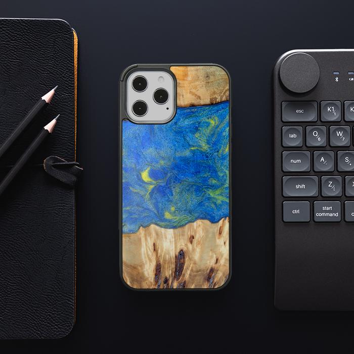 iPhone 12 Pro Max Handyhülle aus Harz und Holz - Synergy#D131