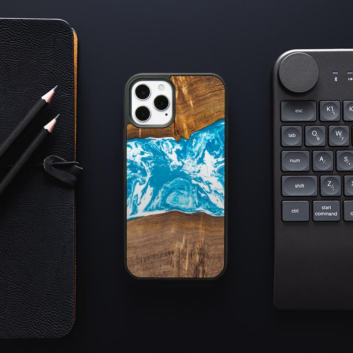 iPhone 12 Pro Handyhülle aus Harz und Holz - SYNERGY#A7