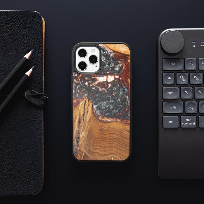 iPhone 12 Pro Handyhülle aus Harz und Holz - SYNERGY#B37