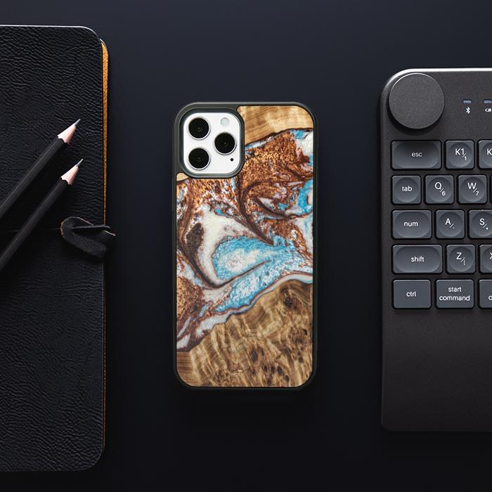 iPhone 12 Pro Handyhülle aus Harz und Holz - Synergy#B11