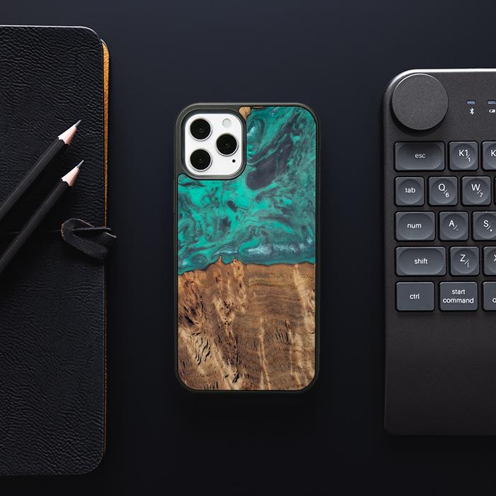 iPhone 12 Pro Handyhülle aus Harz und Holz - Synergy#D108