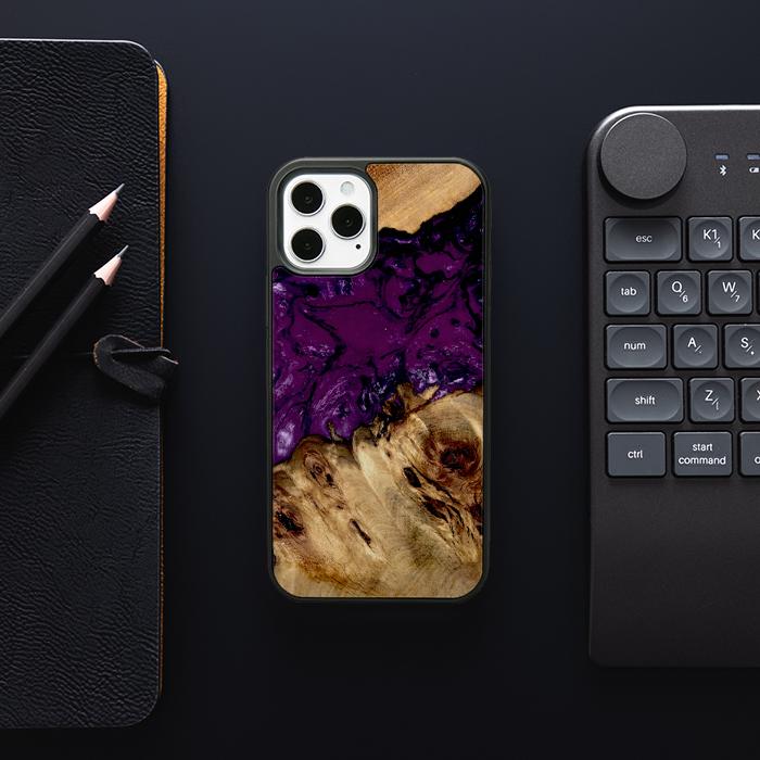 iPhone 12 Pro Handyhülle aus Harz und Holz - Synergy#D113
