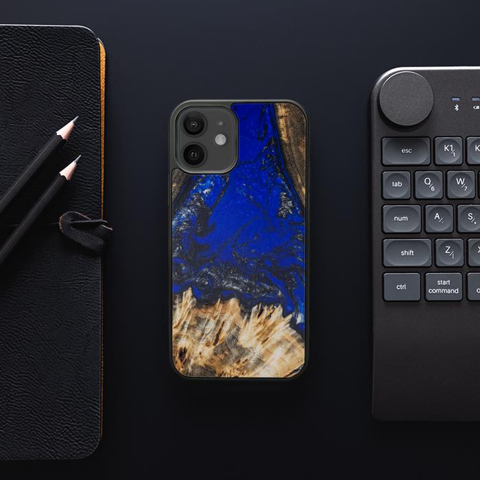 iPhone 12 Handyhülle aus Harz und Holz - SYNERGY#176