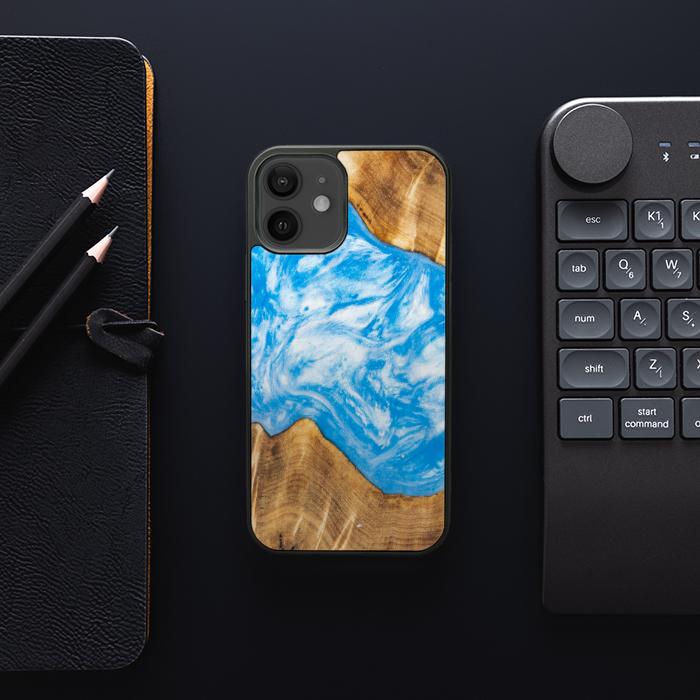 iPhone 12 Handyhülle aus Harz und Holz - SYNERGY#A28