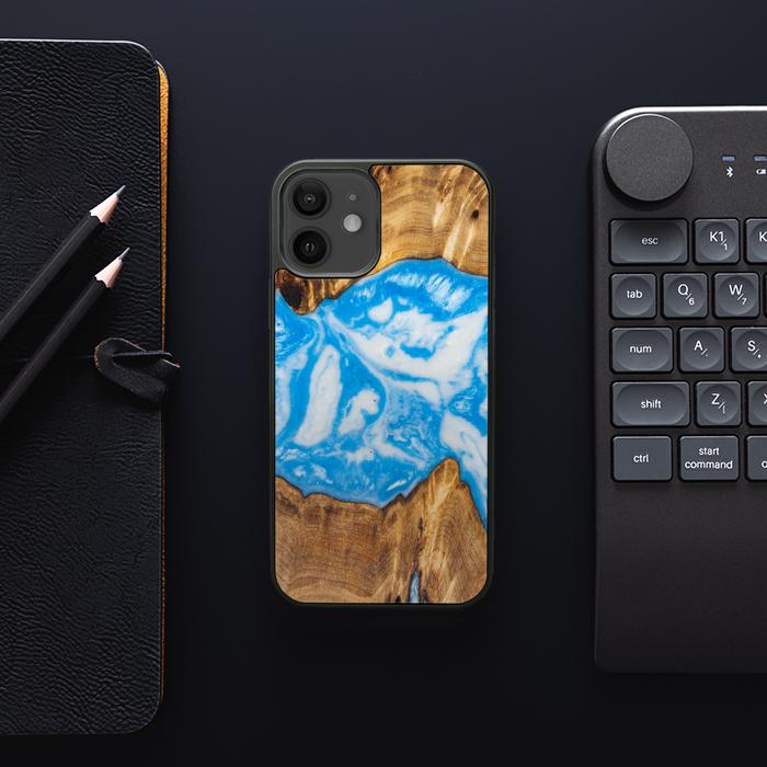 iPhone 12 Handyhülle aus Harz und Holz - SYNERGY#A29