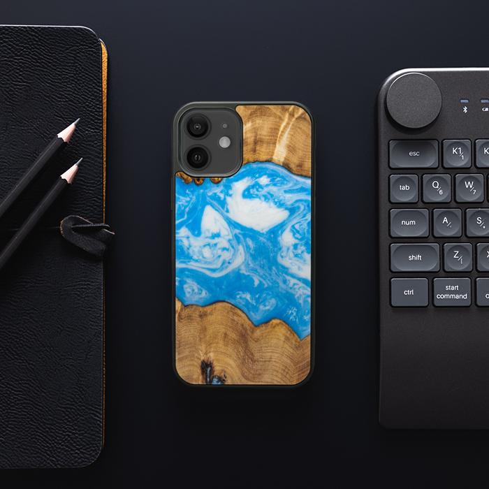 iPhone 12 Handyhülle aus Harz und Holz - SYNERGY#A32