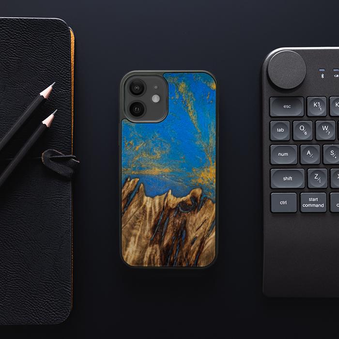 iPhone 12 Handyhülle aus Harz und Holz - SYNERGY#C43