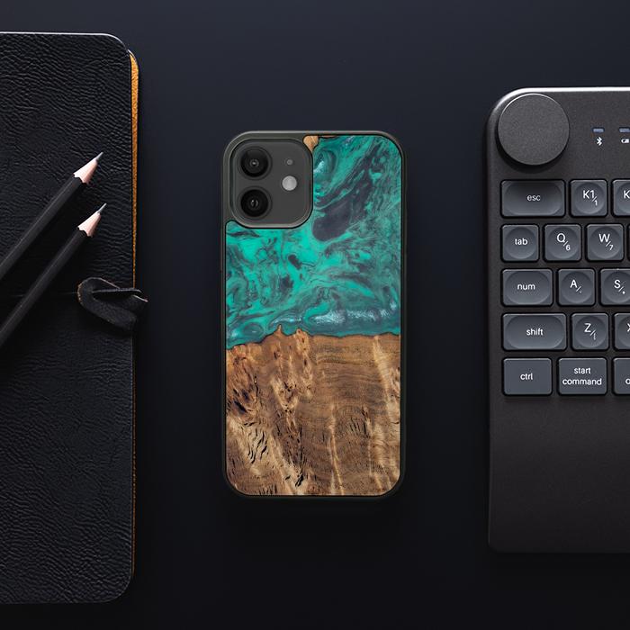iPhone 12 Handyhülle aus Harz und Holz - Synergy#D108