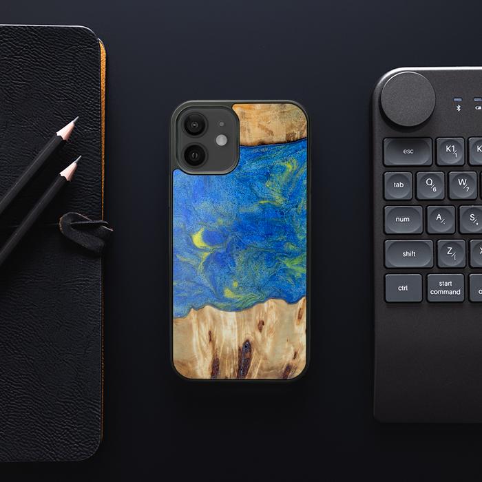iPhone 12 Handyhülle aus Harz und Holz - Synergy#D131