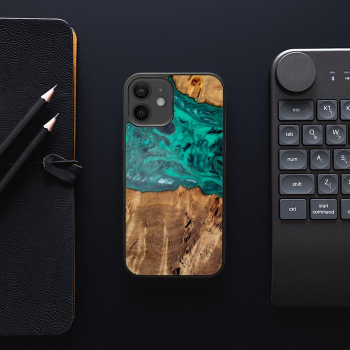 iPhone 12 Handyhülle aus Harz und Holz - Synergy#D133