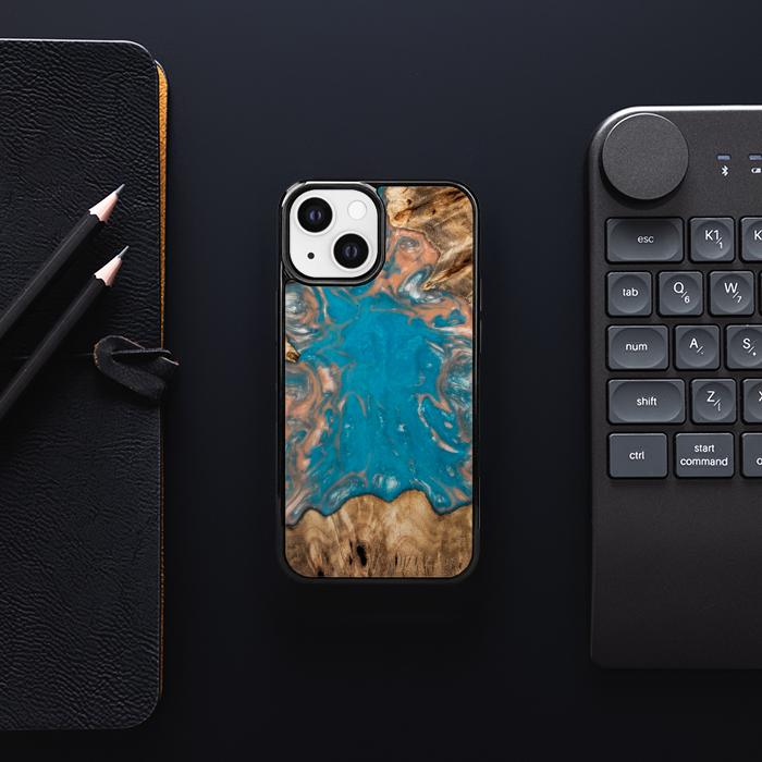 iPhone 13 Mini Handyhülle aus Harz und Holz - SYNERGY#A97