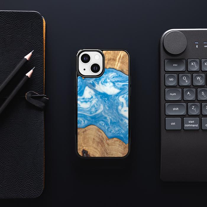 iPhone 13 Mini Handyhülle aus Harz und Holz - SYNERGY#B03
