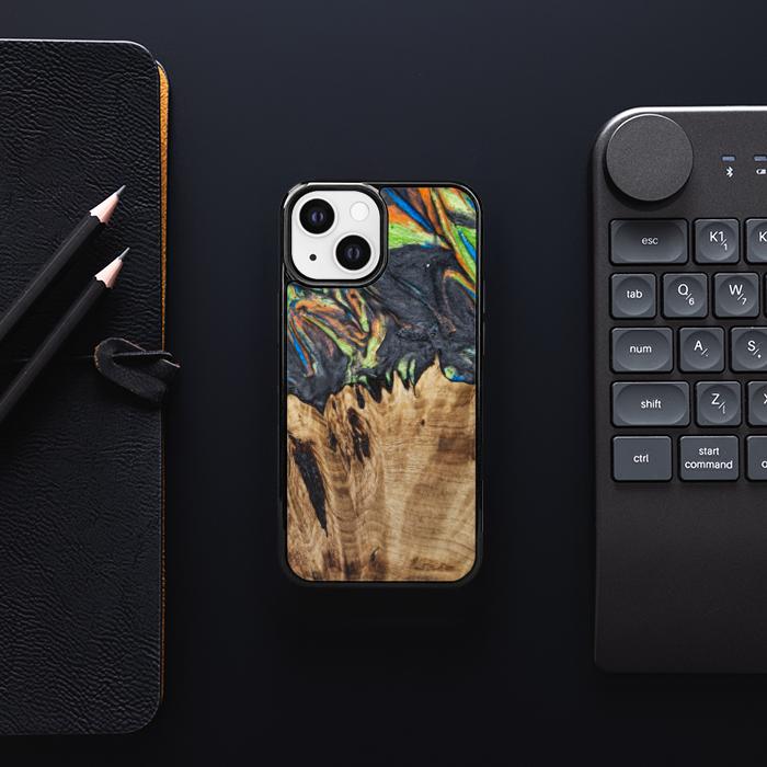 iPhone 13 Mini Handyhülle aus Harz und Holz - SYNERGY#C22