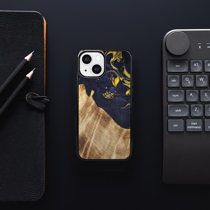 iPhone 13 Mini Handyhülle aus Harz und Holz - SYNERGY#C26