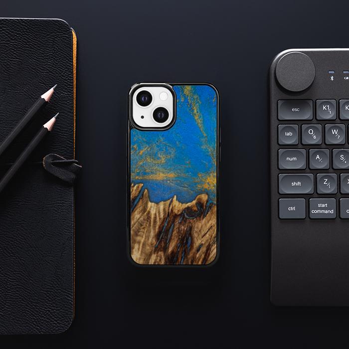 iPhone 13 Mini Handyhülle aus Harz und Holz - SYNERGY#C43