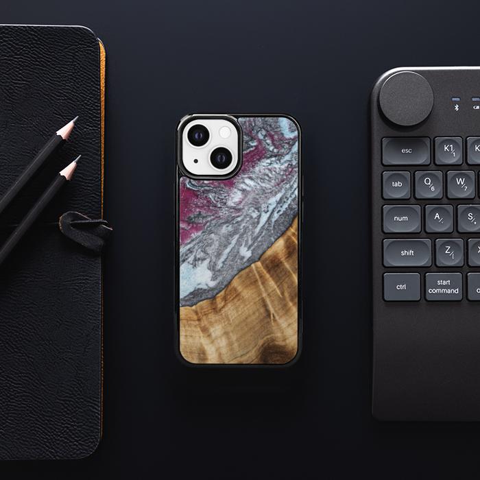 iPhone 13 Mini Handyhülle aus Harz und Holz - Synergy#C12