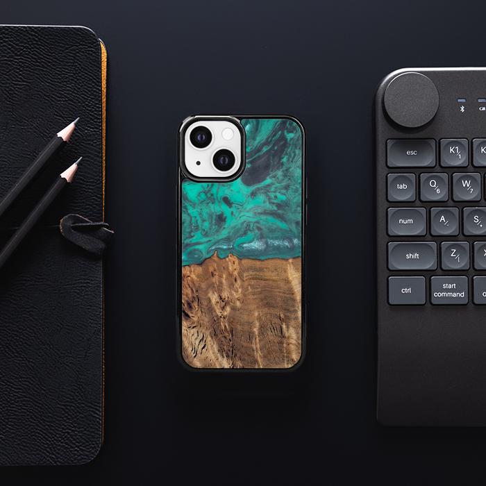 iPhone 13 Mini Handyhülle aus Harz und Holz - Synergy#D108