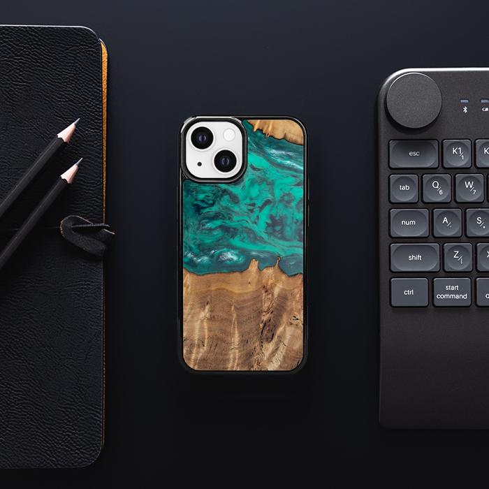 iPhone 13 Mini Handyhülle aus Harz und Holz - Synergy#D112