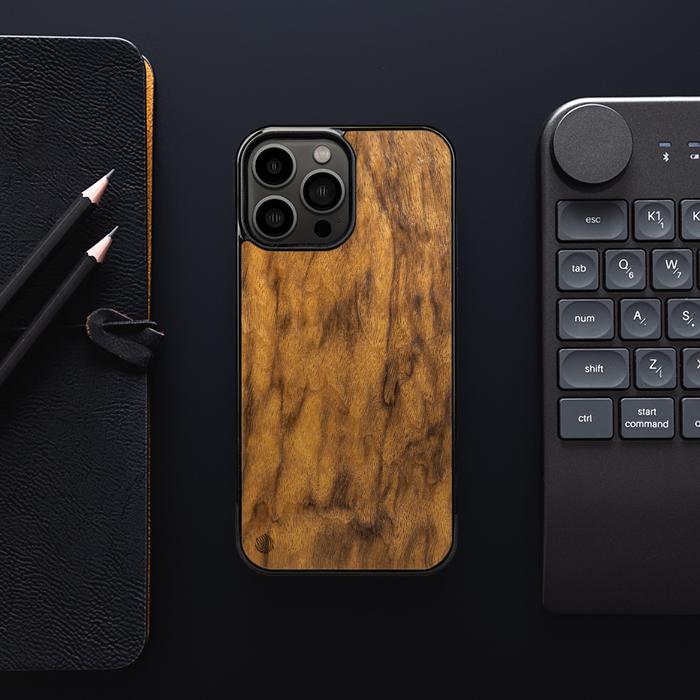 iPhone 13 Pro Max Handyhülle aus Holz - Imbuia