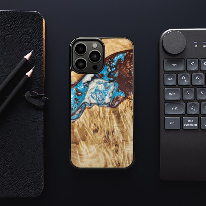 iPhone 13 Pro Max Handyhülle aus Harz und Holz - SYNERGY#B12