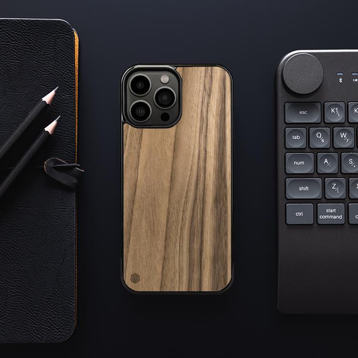 iPhone 13 Pro Max Handyhülle aus Holz - Nussbaum
