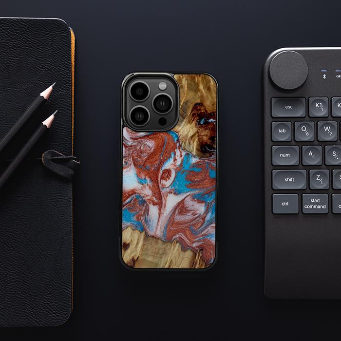 iPhone 13 Pro Handyhülle aus Harz und Holz - Synergy#D103