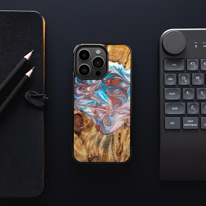 iPhone 13 Pro Handyhülle aus Harz und Holz - Synergy#D138