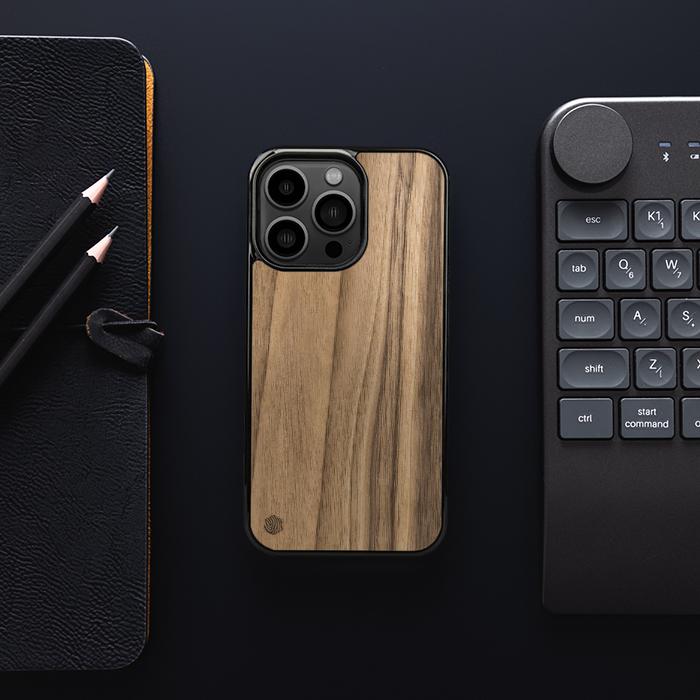 iPhone 13 Pro Handyhülle aus Holz - Nussbaum