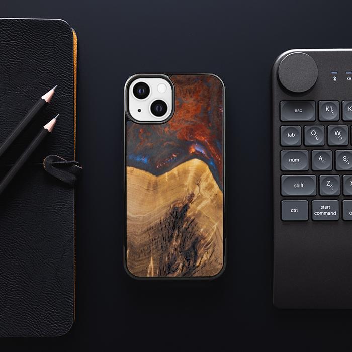 iPhone 13 Handyhülle aus Harz und Holz - SYNERGY#A21