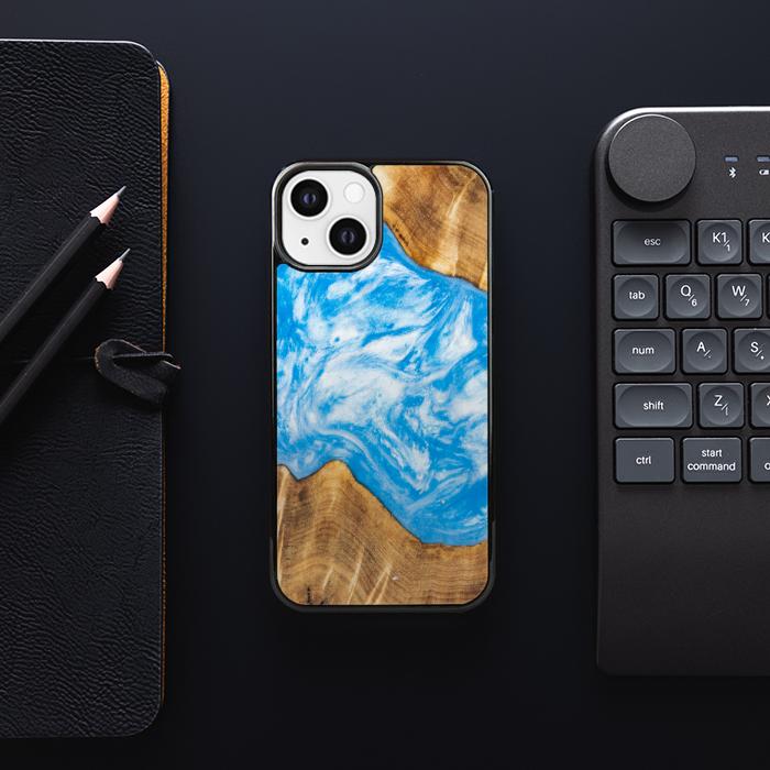 iPhone 13 Handyhülle aus Harz und Holz - SYNERGY#A28