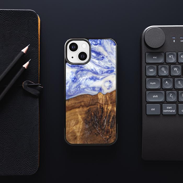 iPhone 13 Handyhülle aus Harz und Holz - SYNERGY#B04