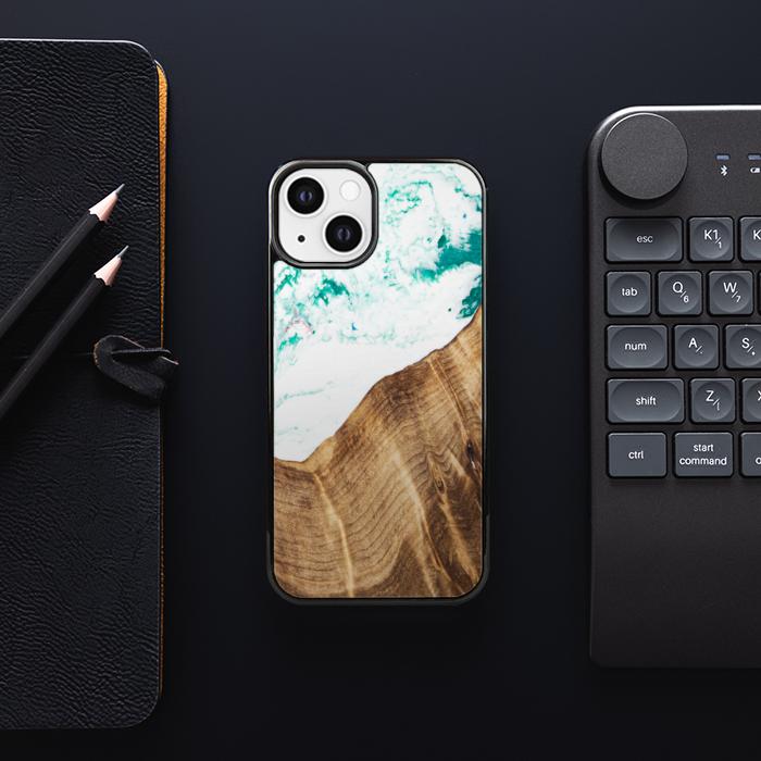 iPhone 13 Handyhülle aus Harz und Holz - SYNERGY#C14