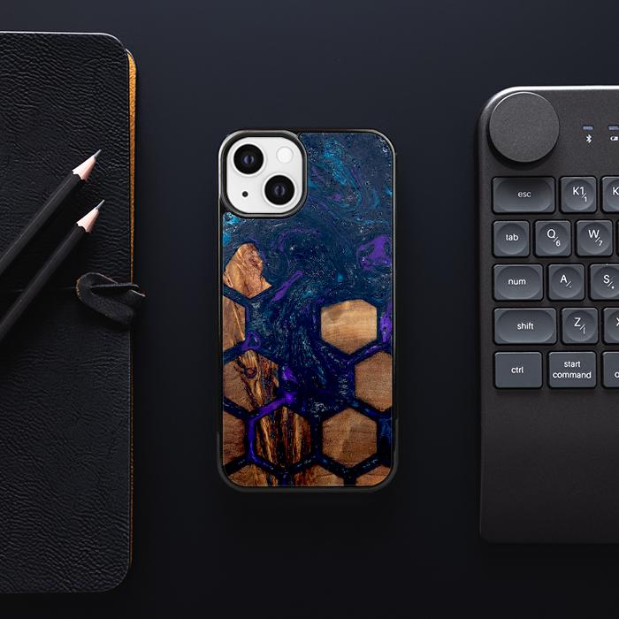 iPhone 13 Handyhülle aus Harz und Holz - Synergy#D106