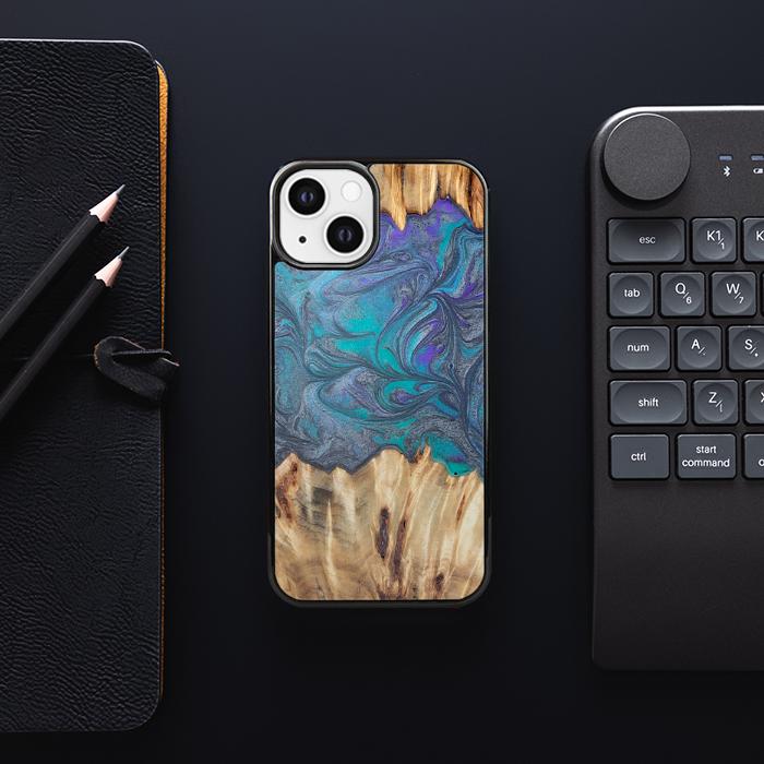 iPhone 13 Handyhülle aus Harz und Holz - Synergy#D107