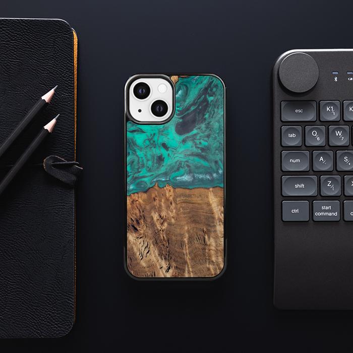 iPhone 13 Handyhülle aus Harz und Holz - Synergy#D108