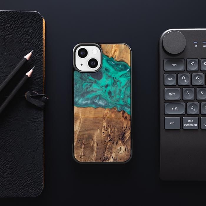 iPhone 13 Handyhülle aus Harz und Holz - Synergy#D111