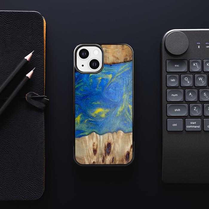 iPhone 13 Handyhülle aus Harz und Holz - Synergy#D128